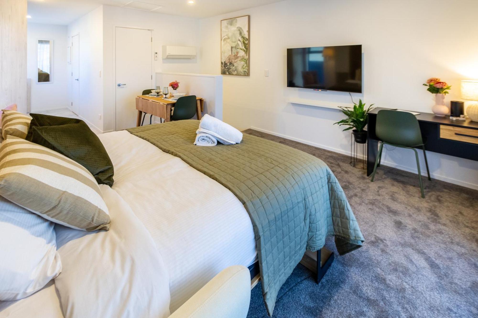 Luxury Studio With Balcony - Close To Supermarket Christchurch Ngoại thất bức ảnh