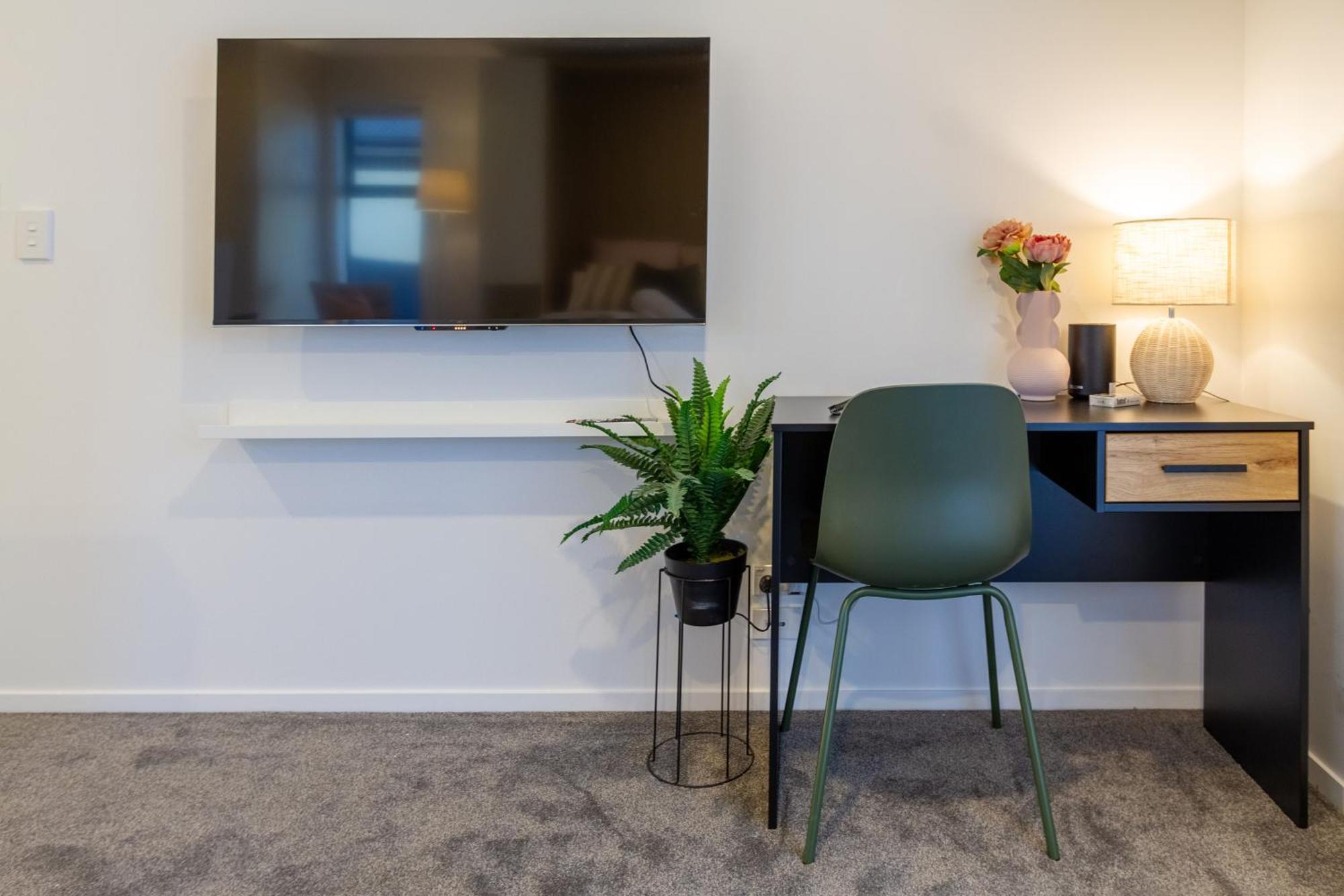 Luxury Studio With Balcony - Close To Supermarket Christchurch Ngoại thất bức ảnh