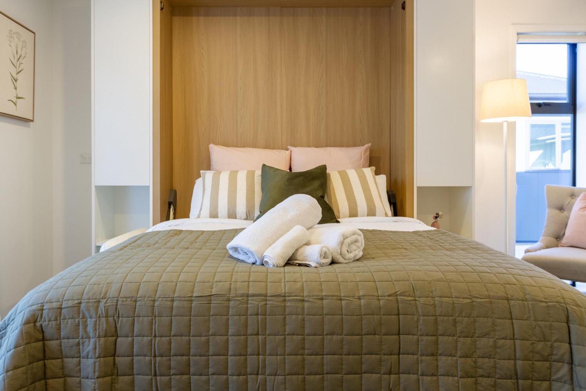 Luxury Studio With Balcony - Close To Supermarket Christchurch Ngoại thất bức ảnh